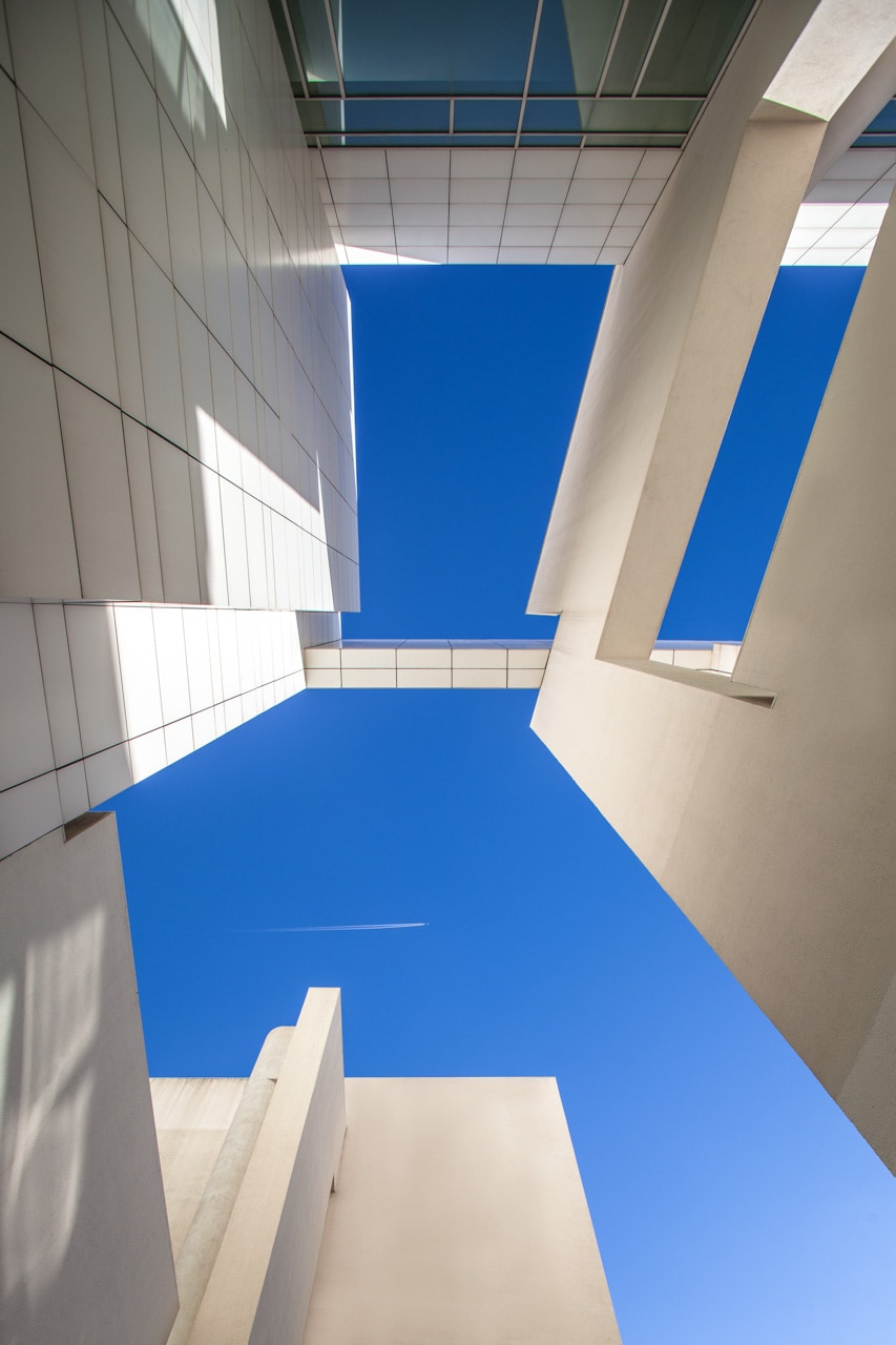 exterior edificio blanco MACBA Barcelona